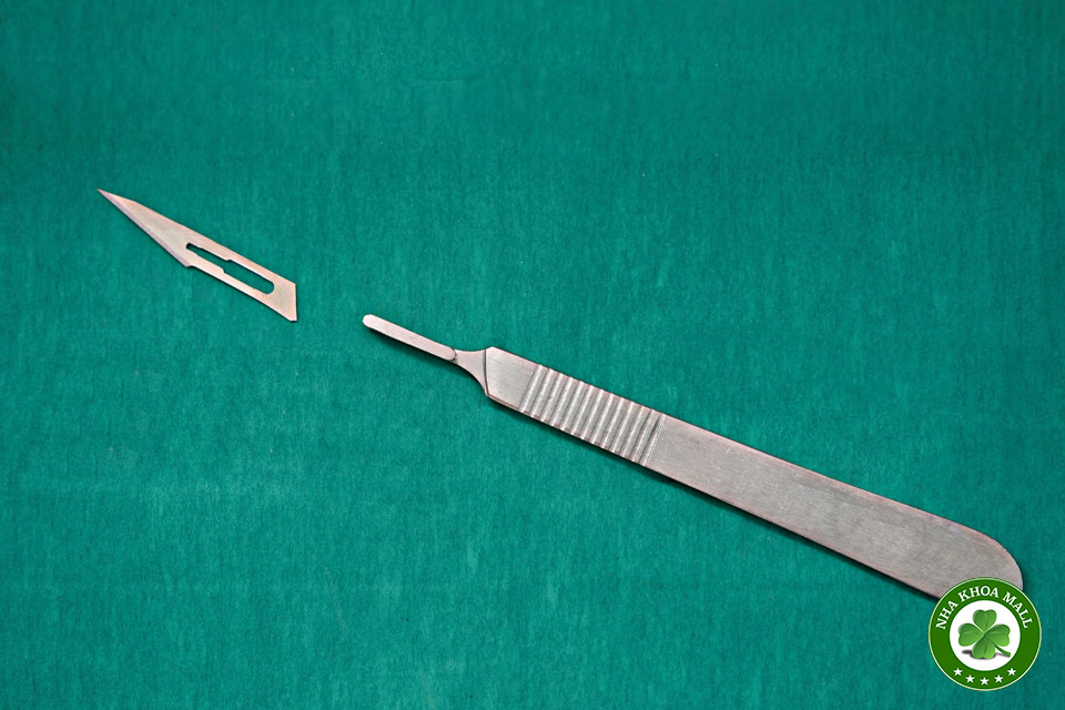 Cách phân biệt lưỡi dao và cán dao phẫu thuật thường dùng trong nha khoa 
