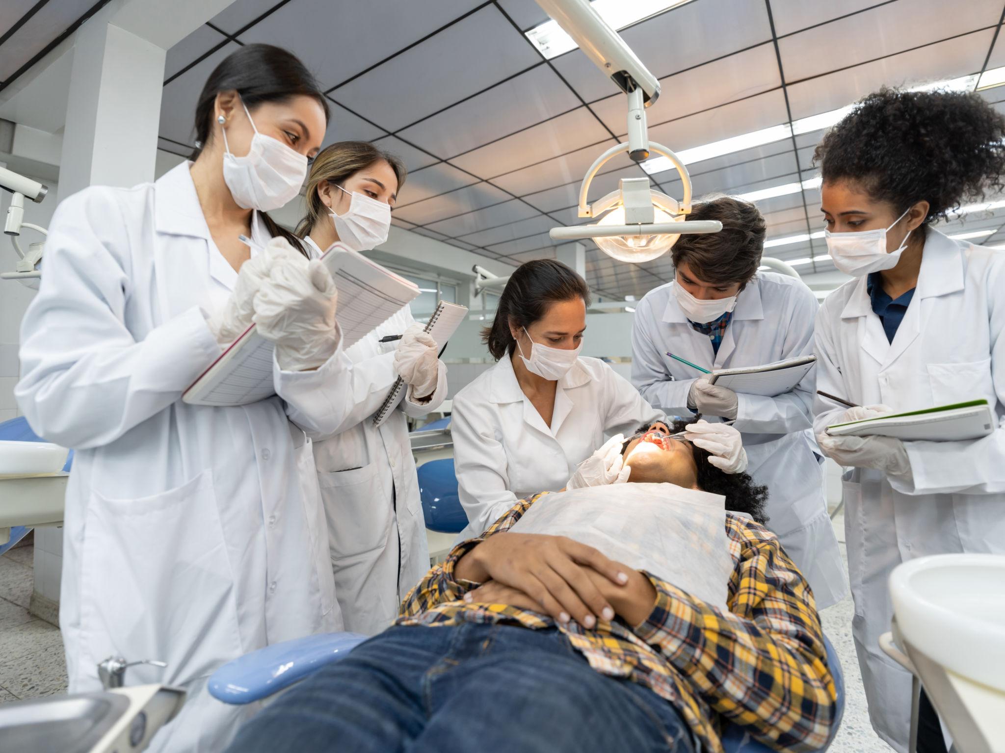 Kỳ thi đánh giá năng lực quốc gia 12/2027🌱bước ngoặt bắt buộc của bác sĩ Răng Hàm Mặt Việt Nam