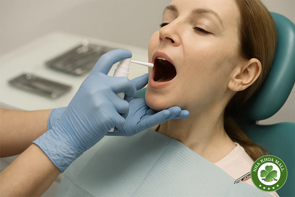 Tê xịt trong nha khoa: Các loại thường dùng và cơ chế tác động